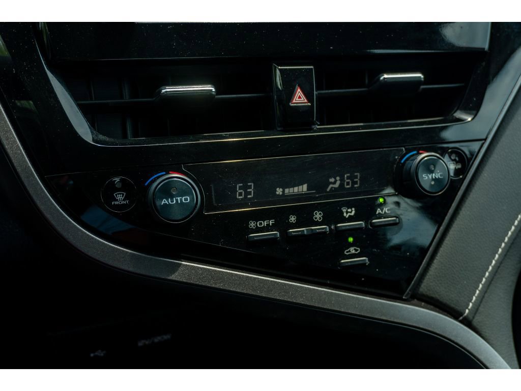 Used 2022 Toyota Camry SE w/ Convenience Package FWD image 24