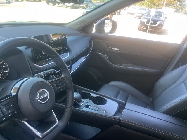 Used 2023 Nissan Rogue SL w/ SL Premium Package image 10