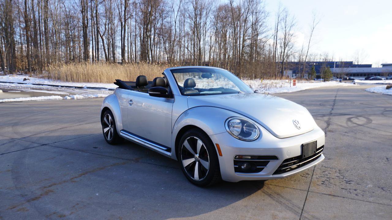 Used 2013 Volkswagen Beetle 2.0T image 8