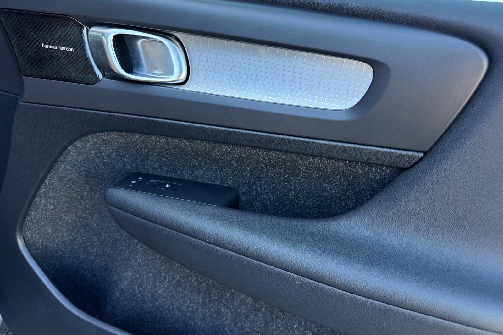 Used 2019 Volvo XC40 T5 Momentum image 20