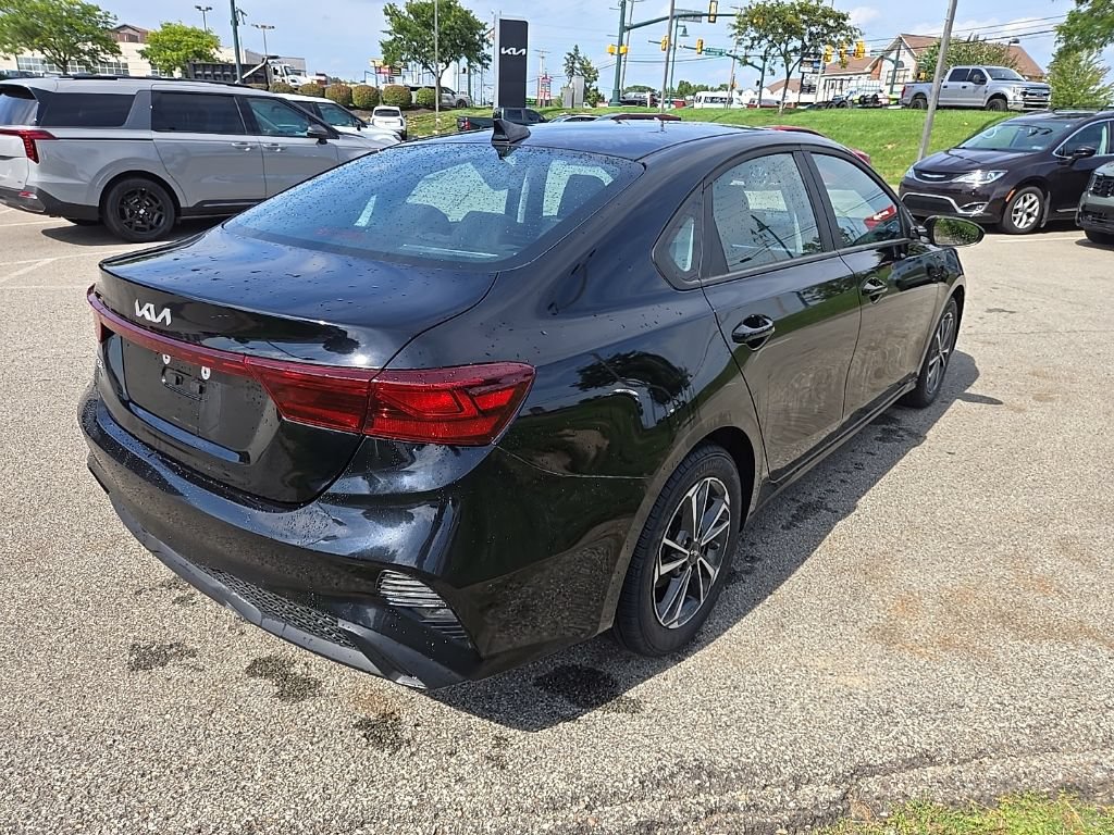 Certified 2023 Kia Forte LXS FWD image 3