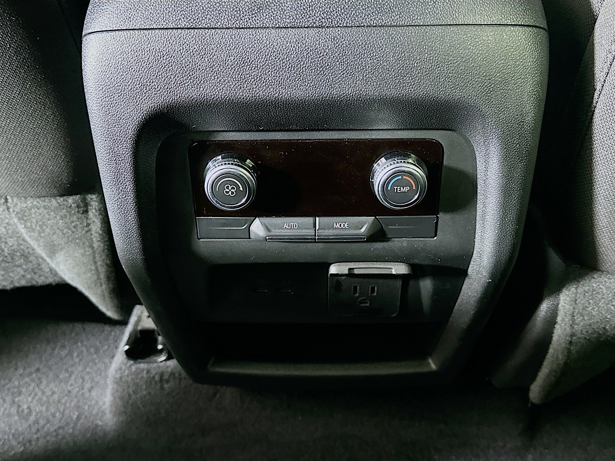 Used 2025 GMC Acadia Elevation image 27