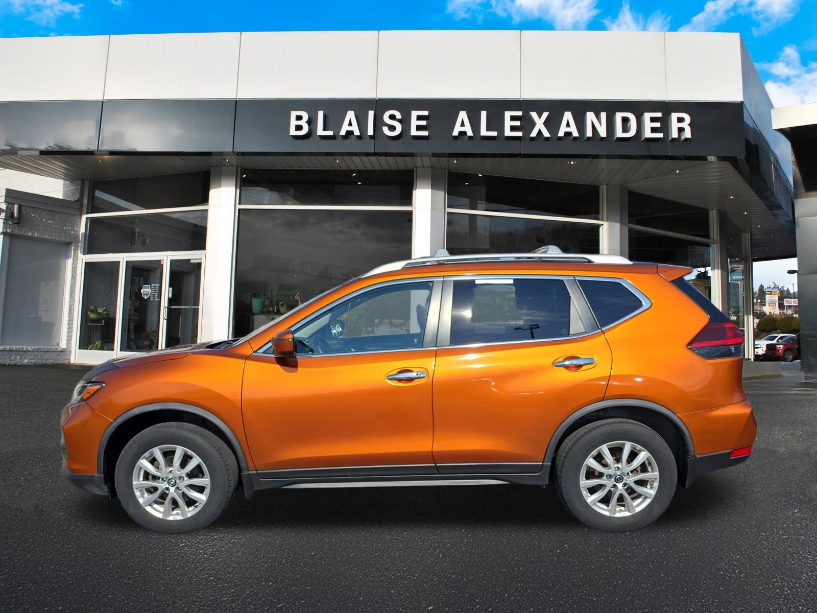 Used 2020 Nissan Rogue SV AWD/4WD image 8