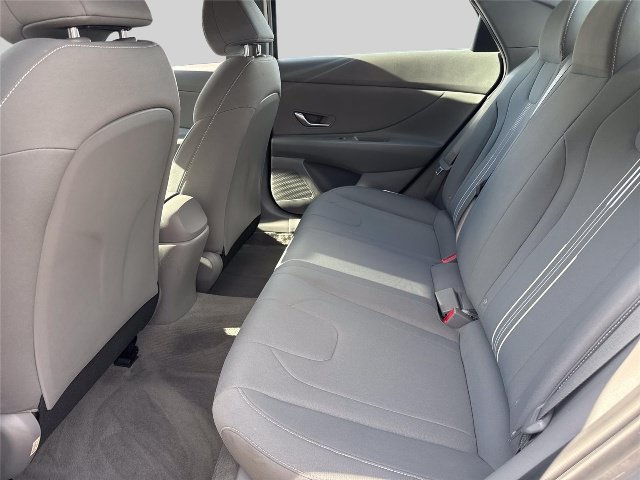 Used 2023 Hyundai Elantra SEL FWD image 19