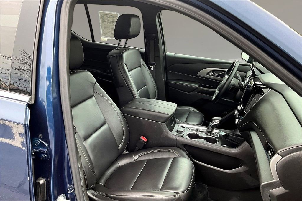 Used 2023 Chevrolet Traverse LT w/ LT Premium Package AWD/4WD image 30
