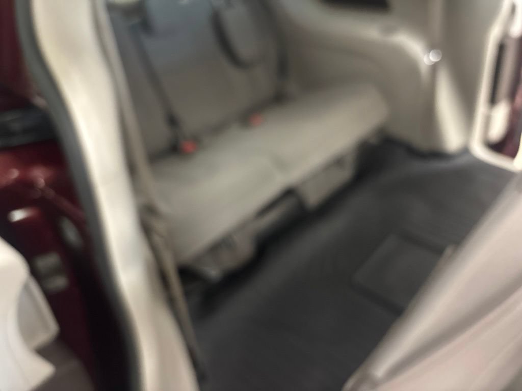 Used 2017 Chrysler Pacifica Touring Plus w/ Tire & Wheel Group FWD image 32