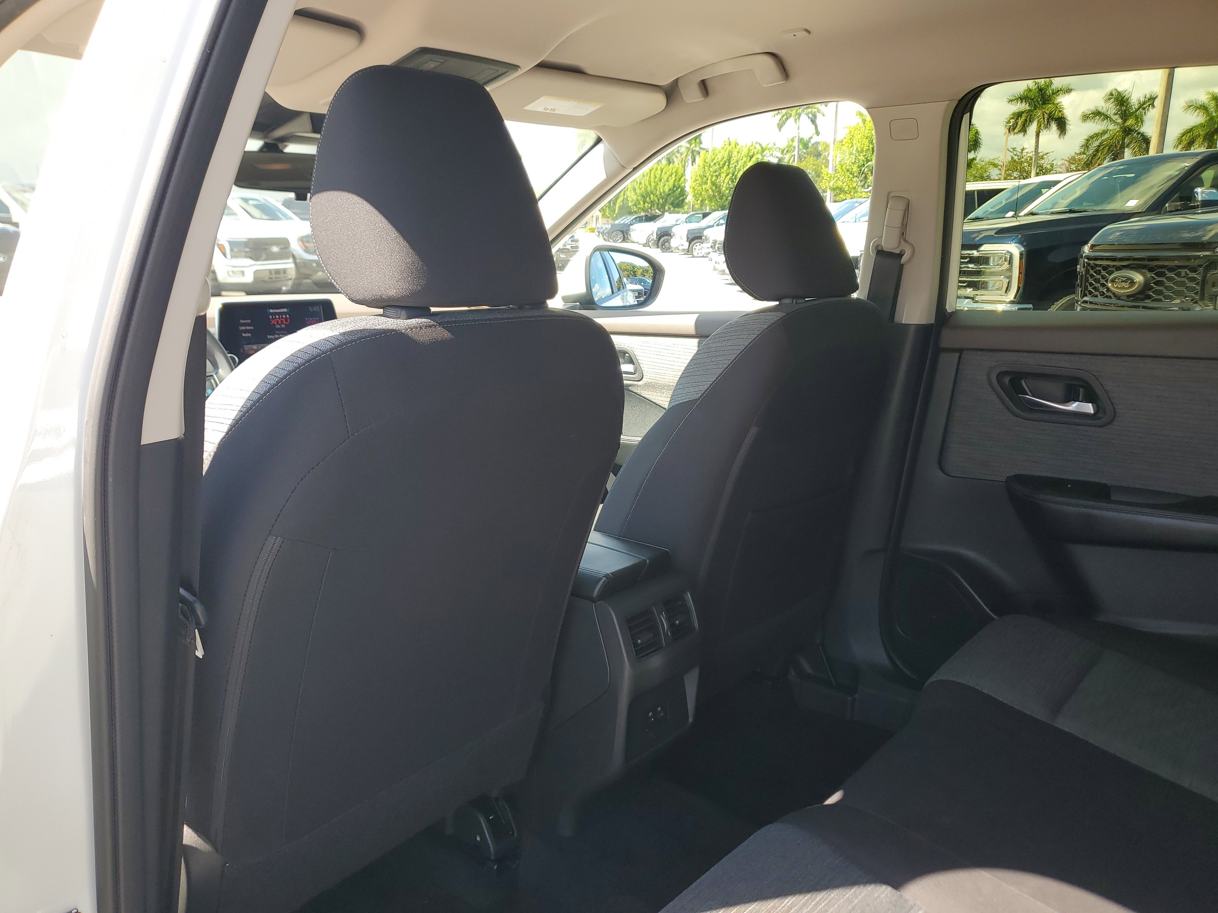 Used 2023 Nissan Rogue SV image 13