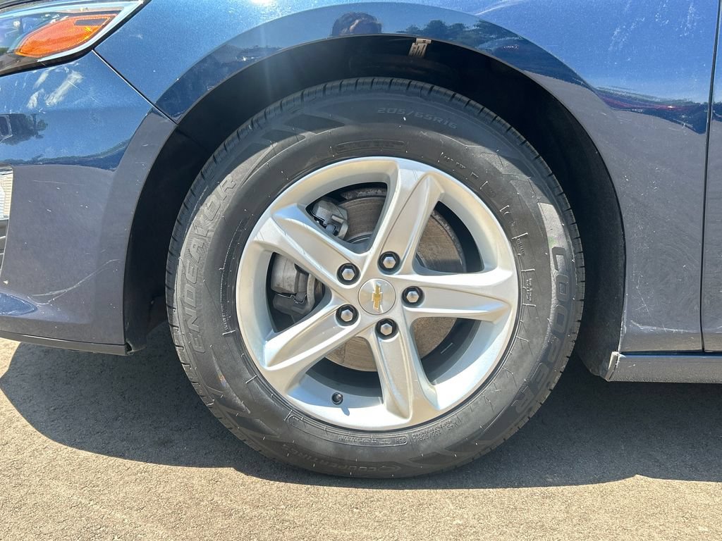 Used 2022 Chevrolet Malibu LT FWD image 9