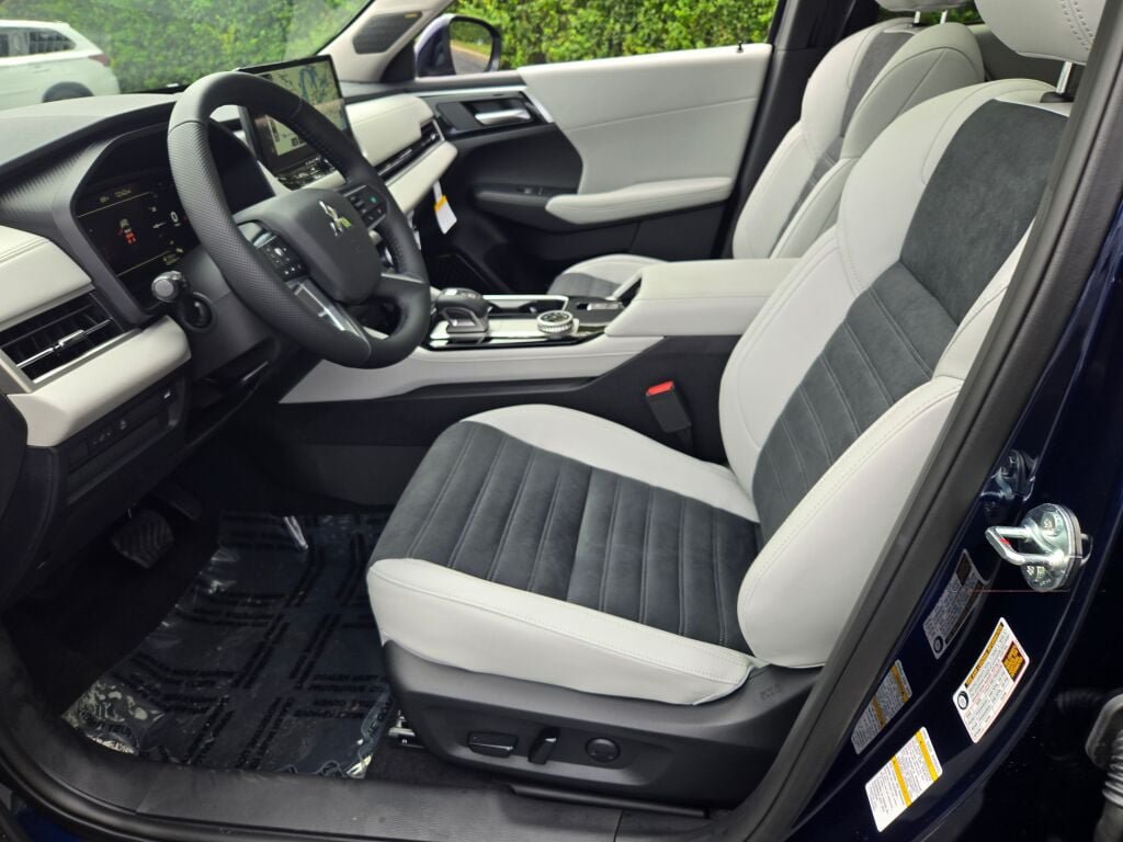 New 2026 Mitsubishi Outlander SE AWD/4WD image 16