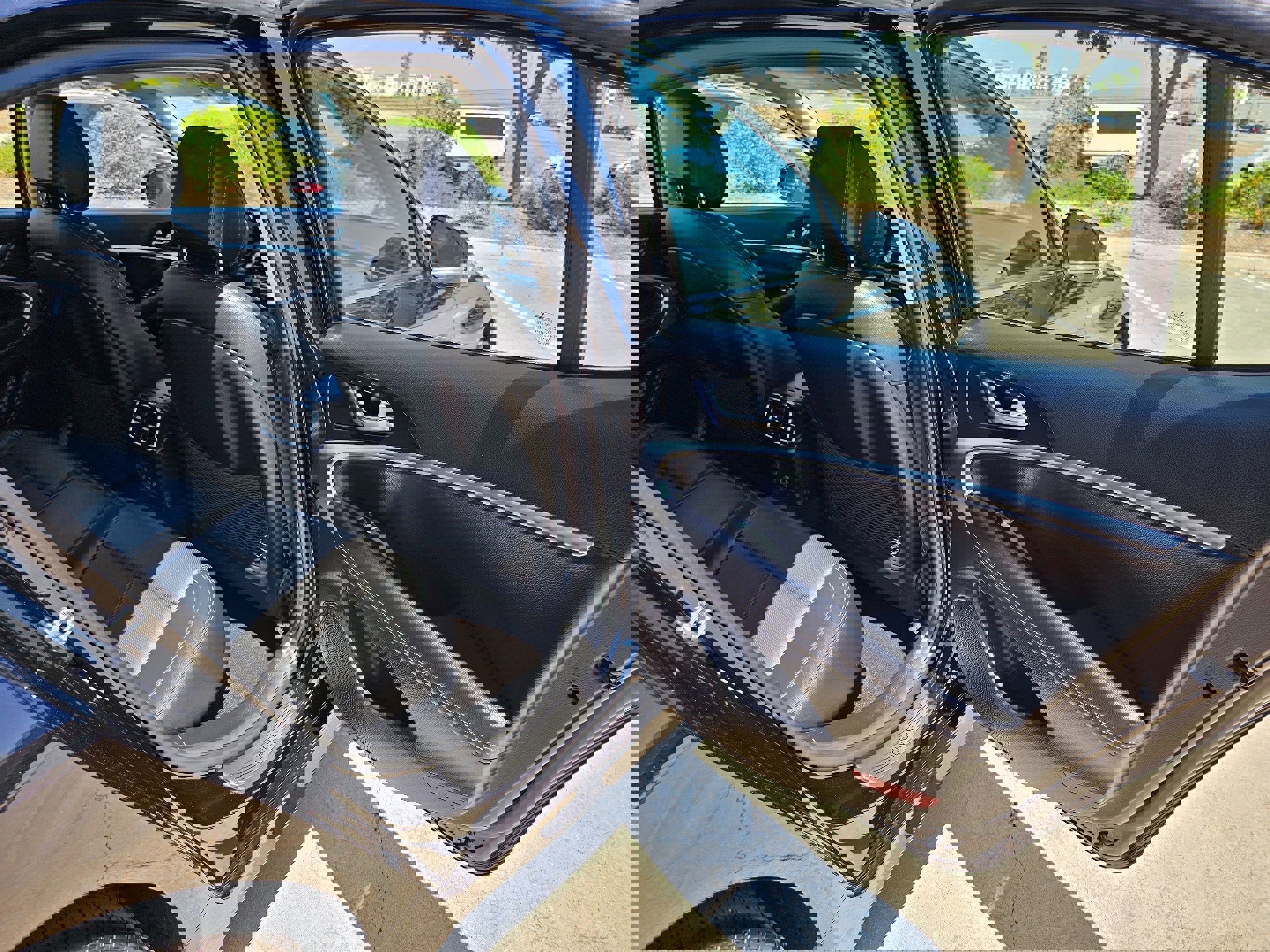 Used 2025 Genesis G70 2.5T image 26