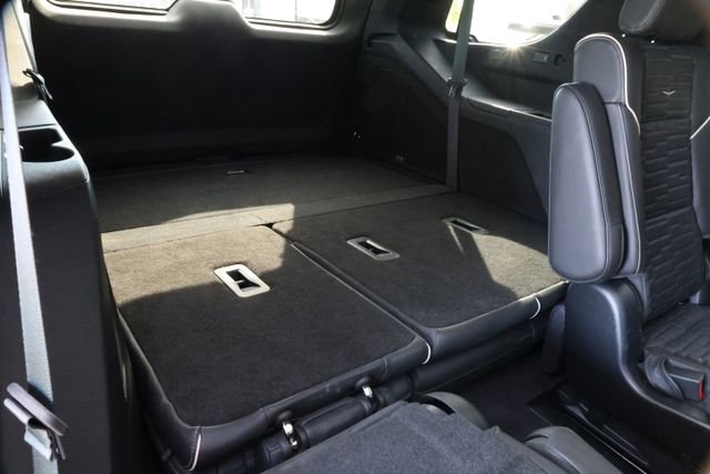 Used 2022 Cadillac Escalade Sport Platinum image 32