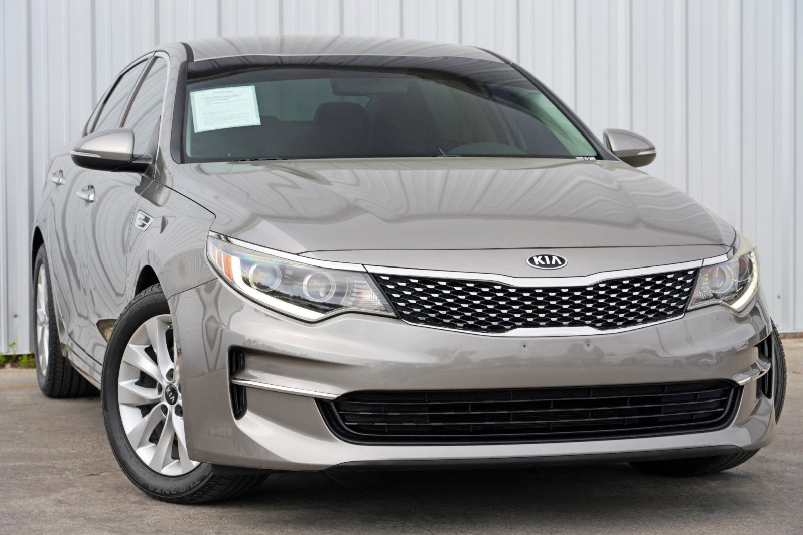 Used 2016 Kia Optima EX image 2