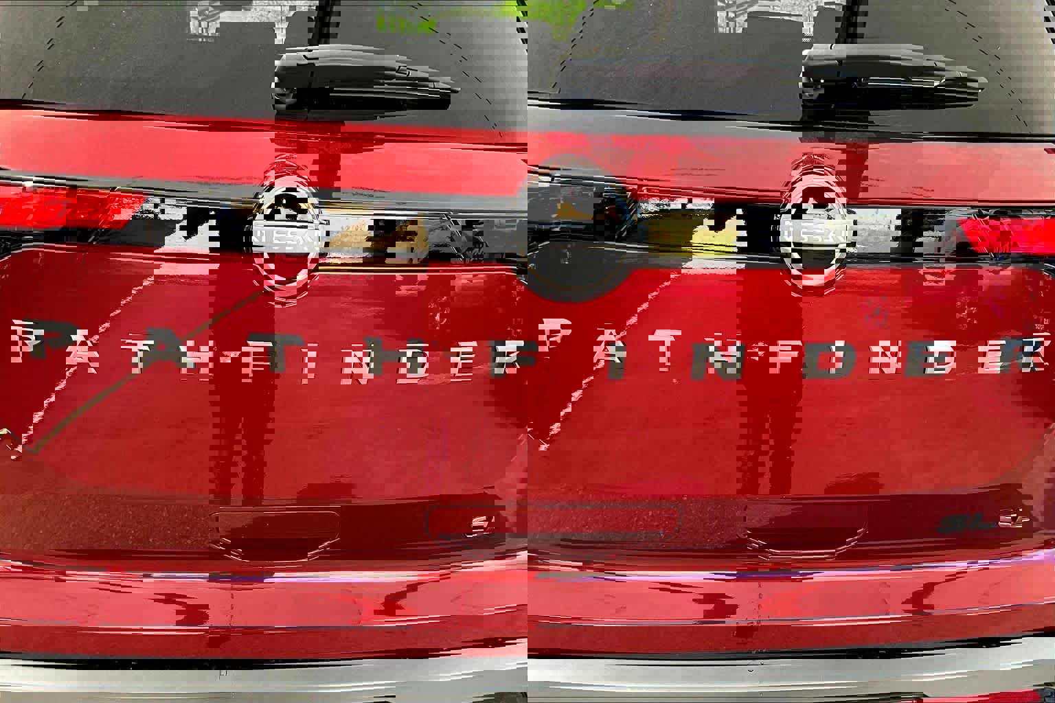 New 2026 Nissan Pathfinder SL image 8