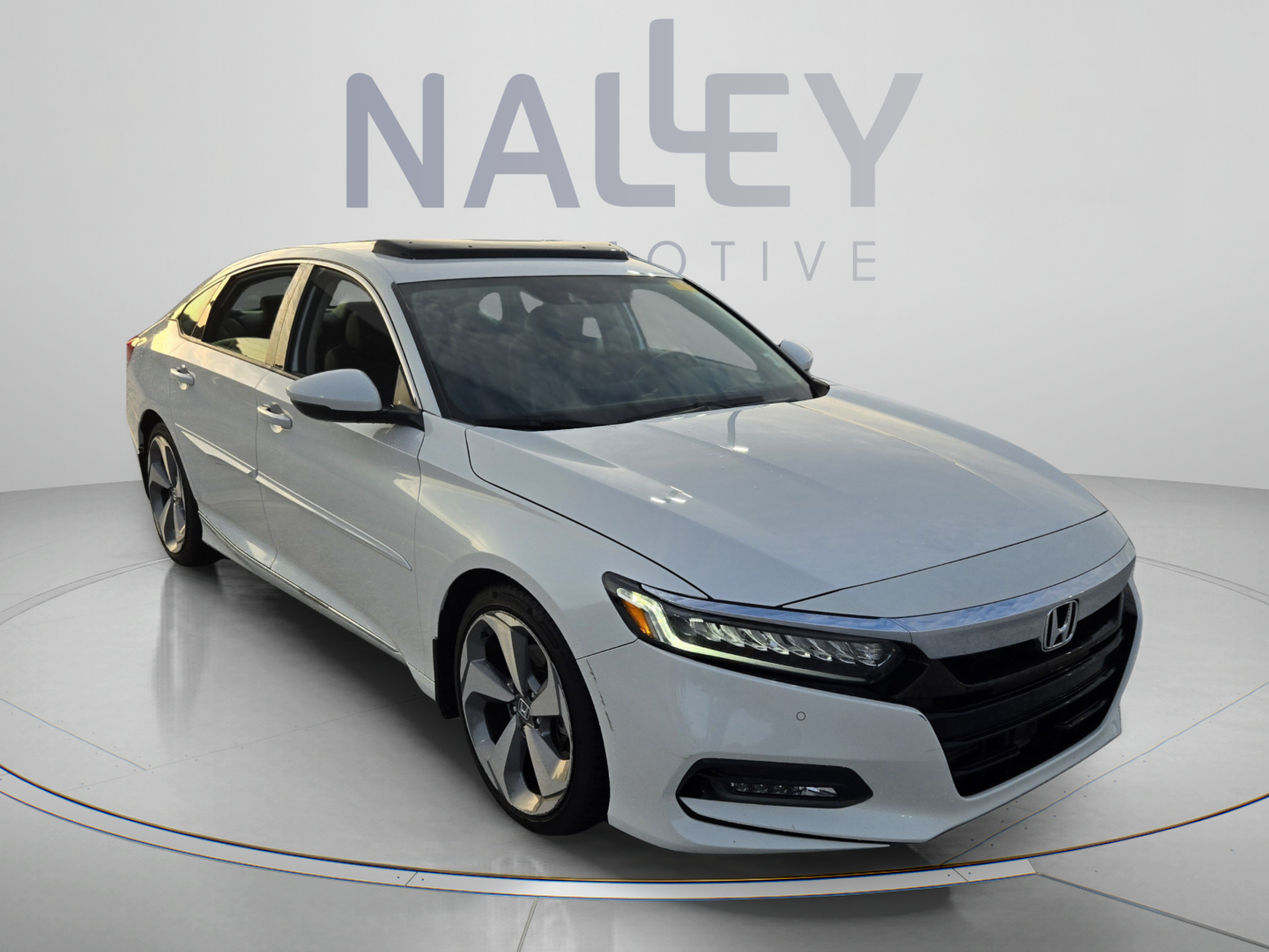Used 2018 Honda Accord Touring image 6
