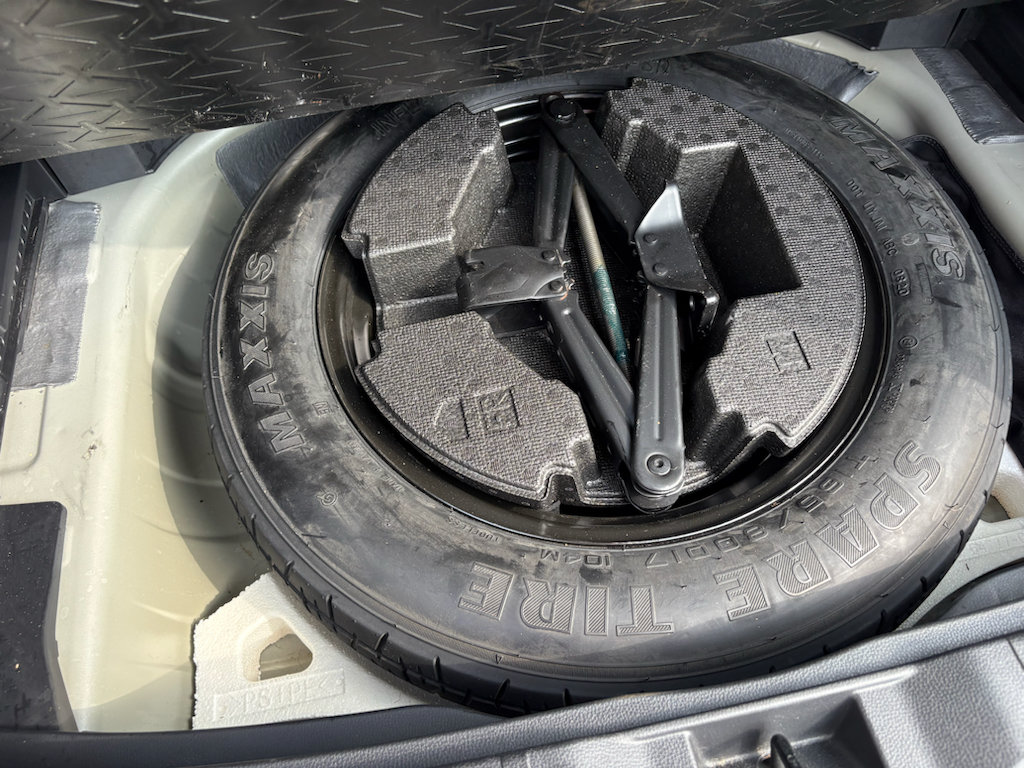 Used 2020 Toyota RAV4 XLE w/ Convenience Package FWD image 30
