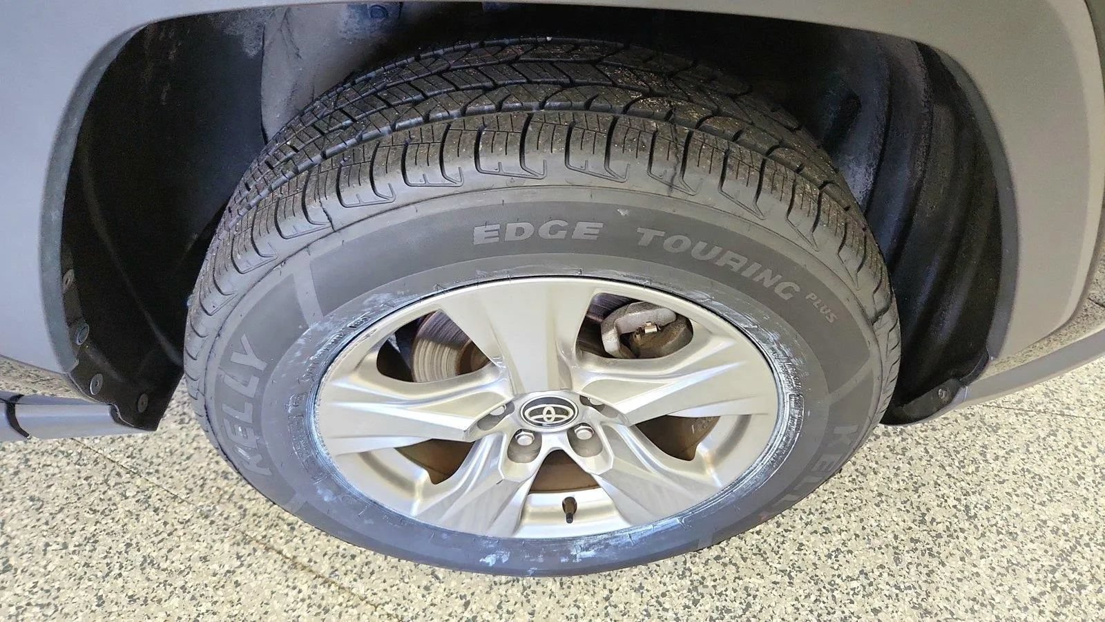 Used 2024 Toyota RAV4 XLE FWD image 33
