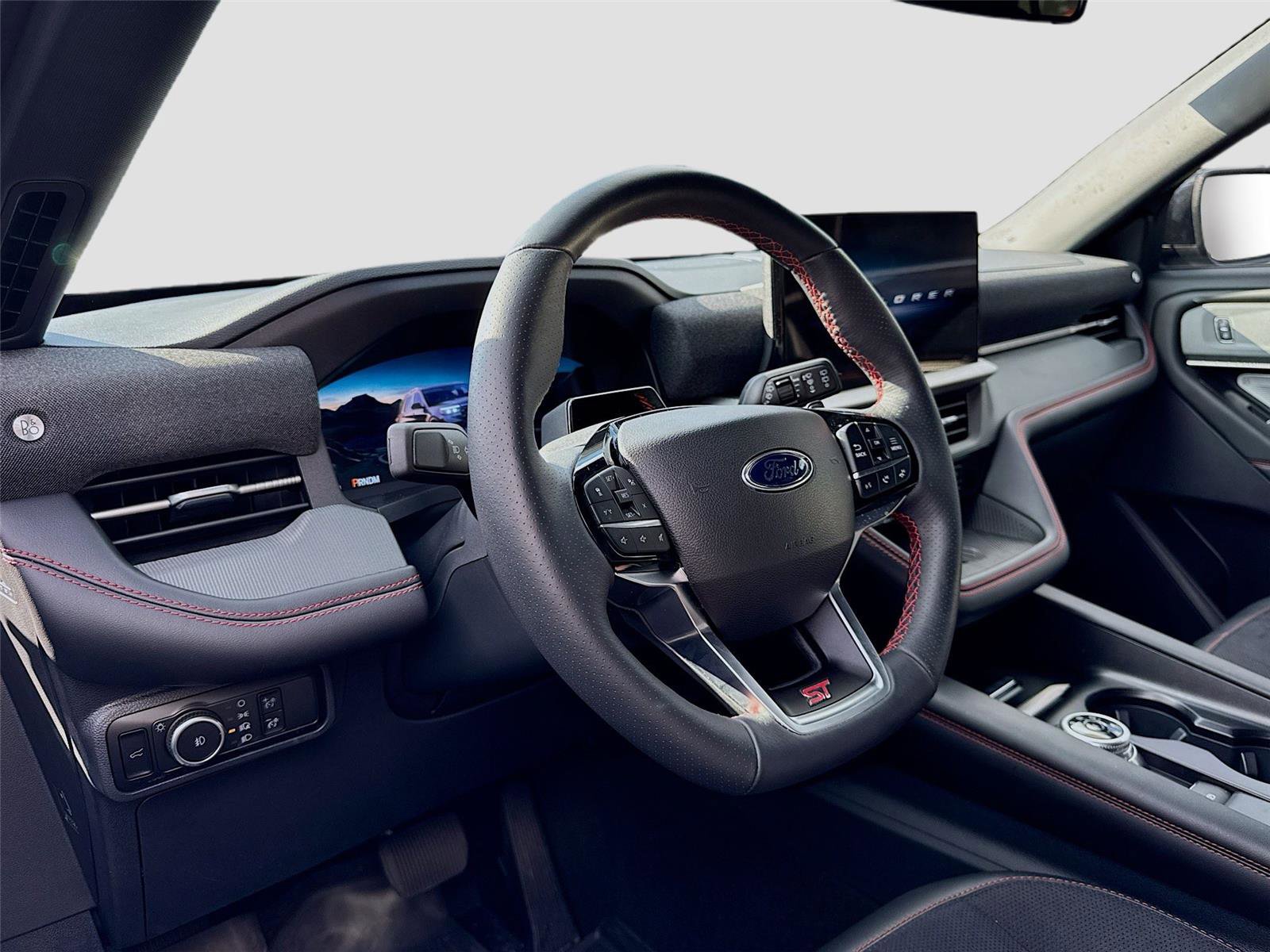 Used 2025 Ford Explorer ST image 9