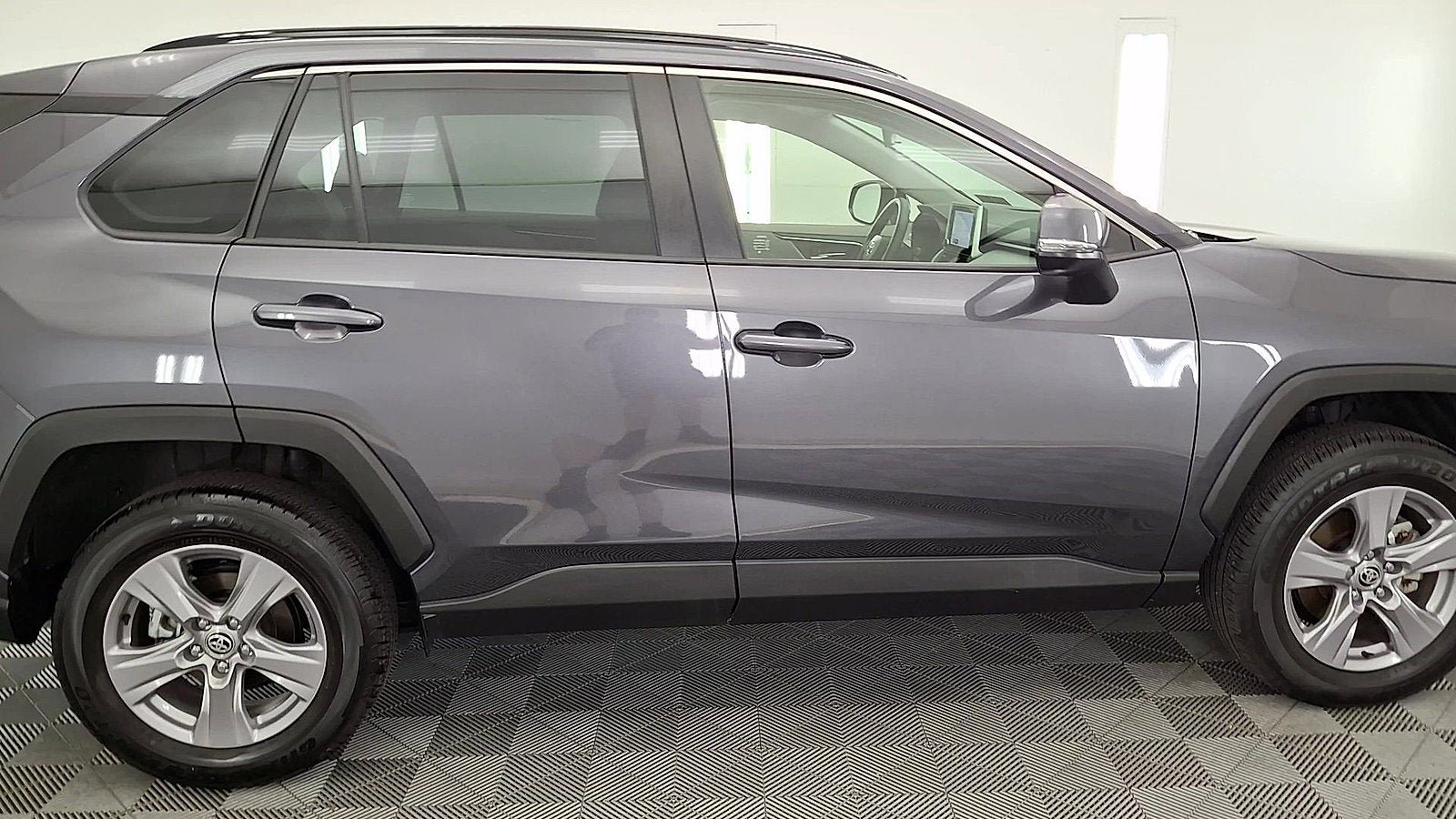 Certified 2025 Toyota RAV4 XLE AWD/4WD image 5