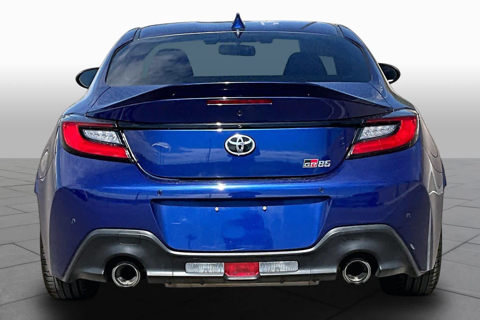 Used 2024 Toyota GR86 Premium w/ Performance Package RWD image 5