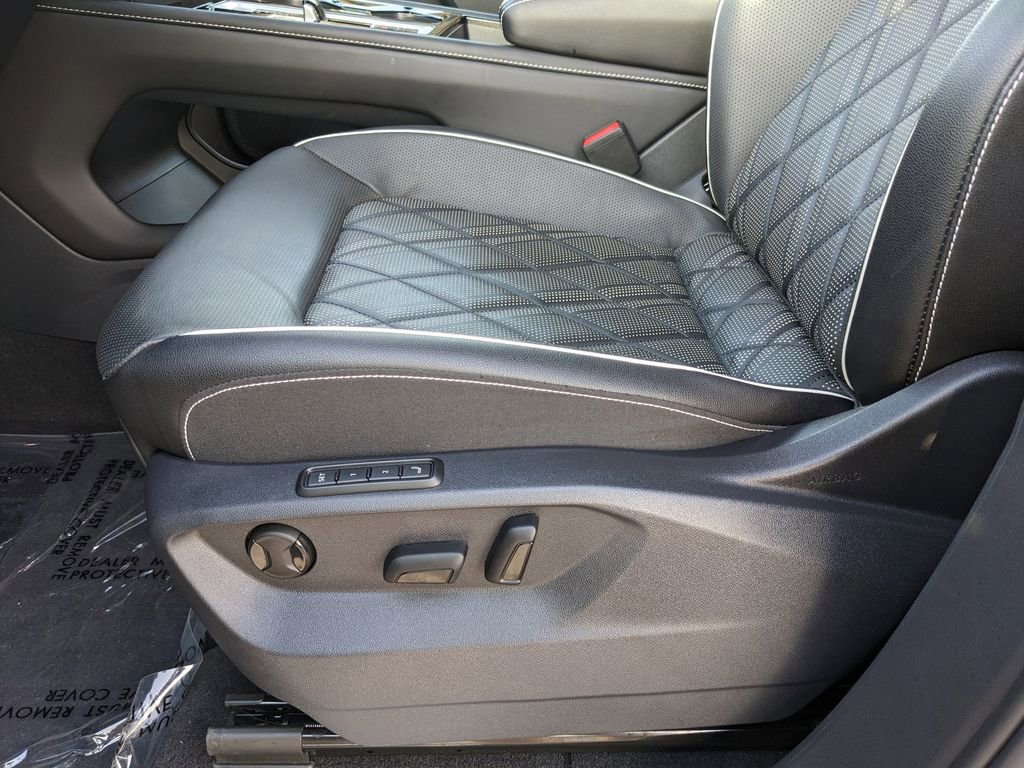 Used 2025 Volkswagen Atlas SEL Premium R-Line image 22