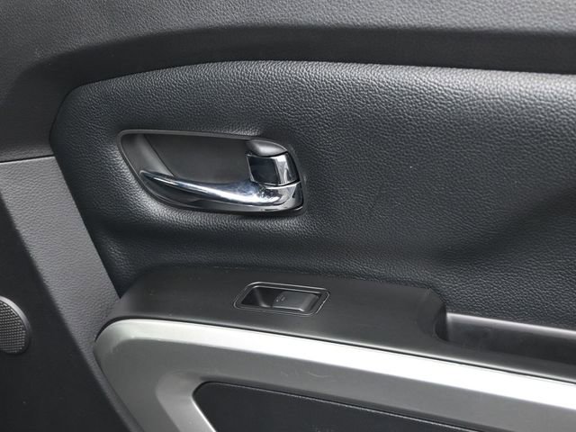 Used 2017 Nissan Titan SL w/ Chrome Package image 32