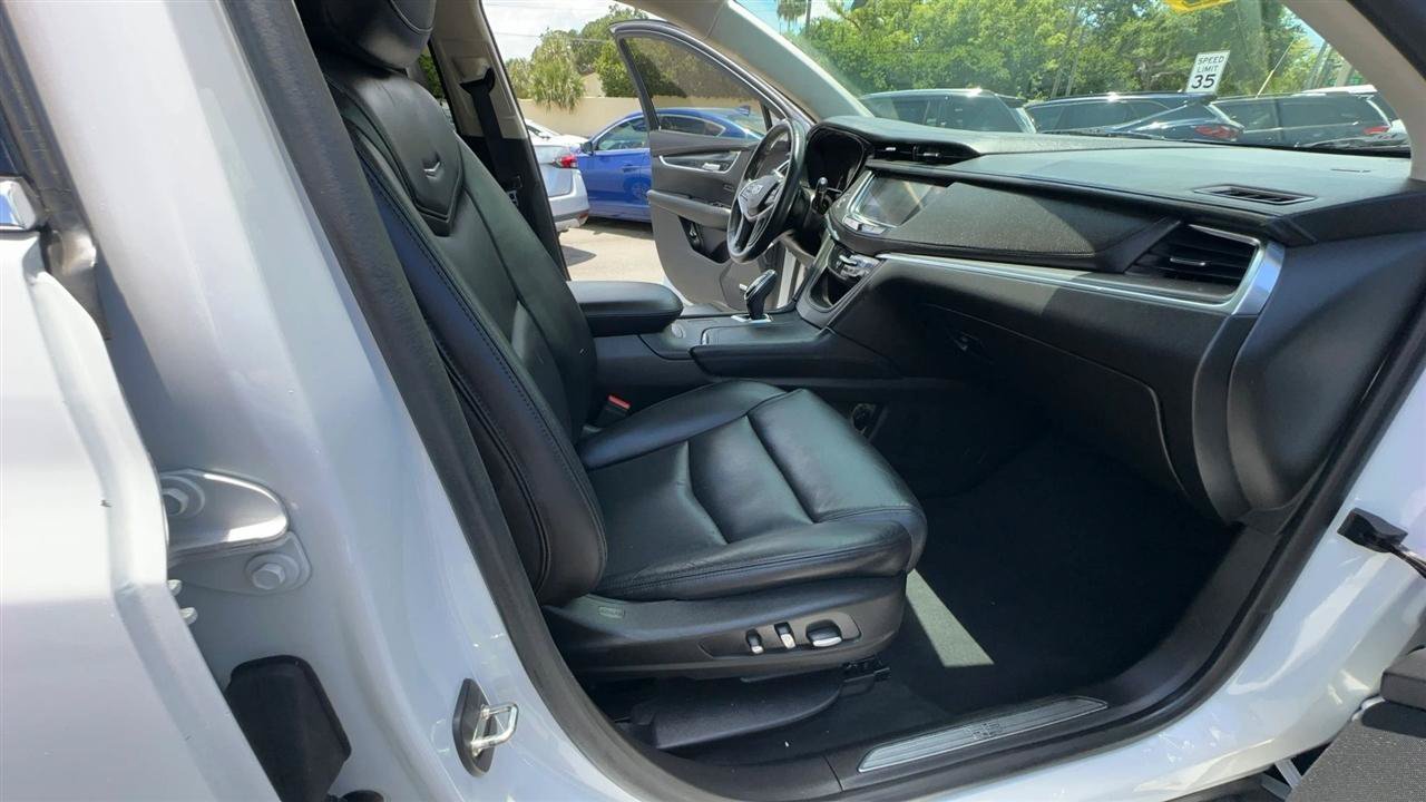 Used 2017 Cadillac XT5 Luxury FWD image 18