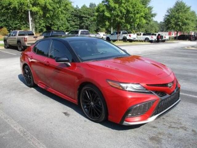Used 2021 Toyota Camry XSE image 2