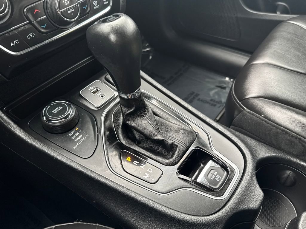 Used 2019 Jeep Cherokee Latitude Plus image 24