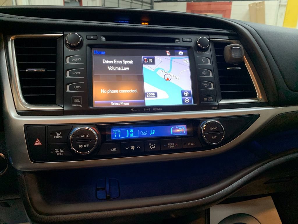 Used 2018 Toyota Highlander Limited image 24