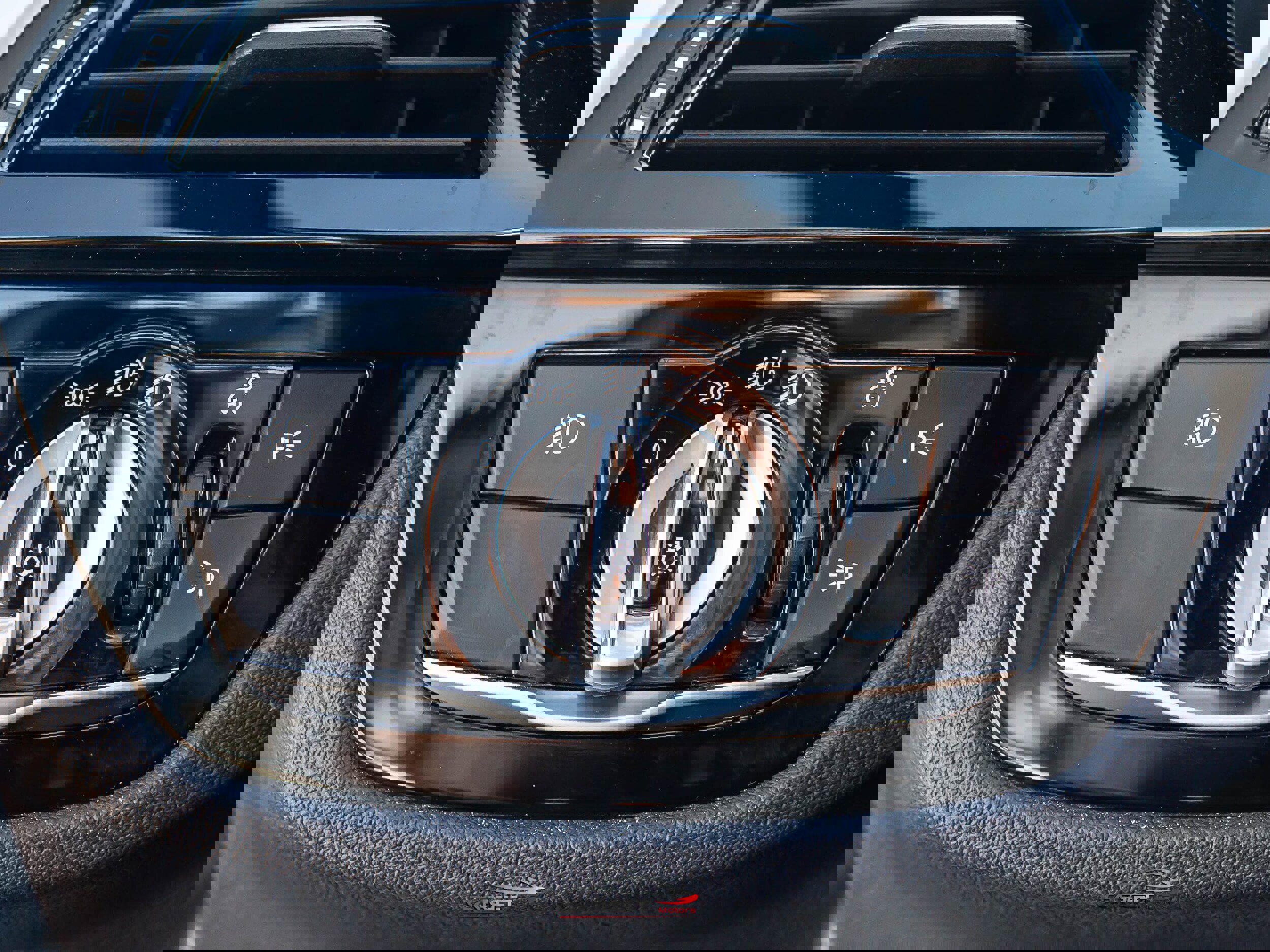 Used 2019 BMW 540i w/ M Sport Package image 39