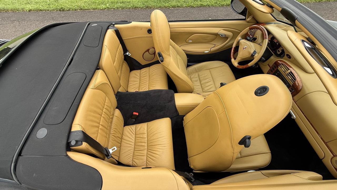 Used 2003 Porsche 911 Carrera RWD image 32