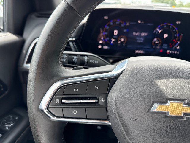 Used 2025 Chevrolet Suburban Premier RWD image 33