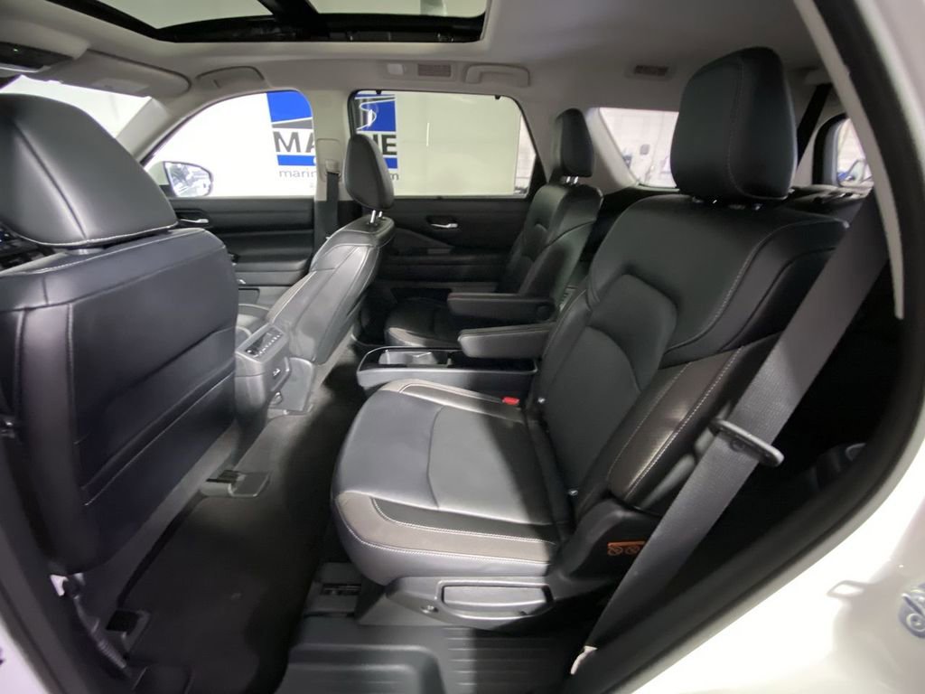 Used 2022 Nissan Pathfinder SL w/ SL Premium Package FWD image 32