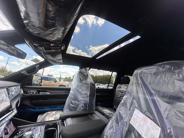 New 2026 Jeep Grand Wagoneer Summit w/ Premium Group III AWD/4WD image 24
