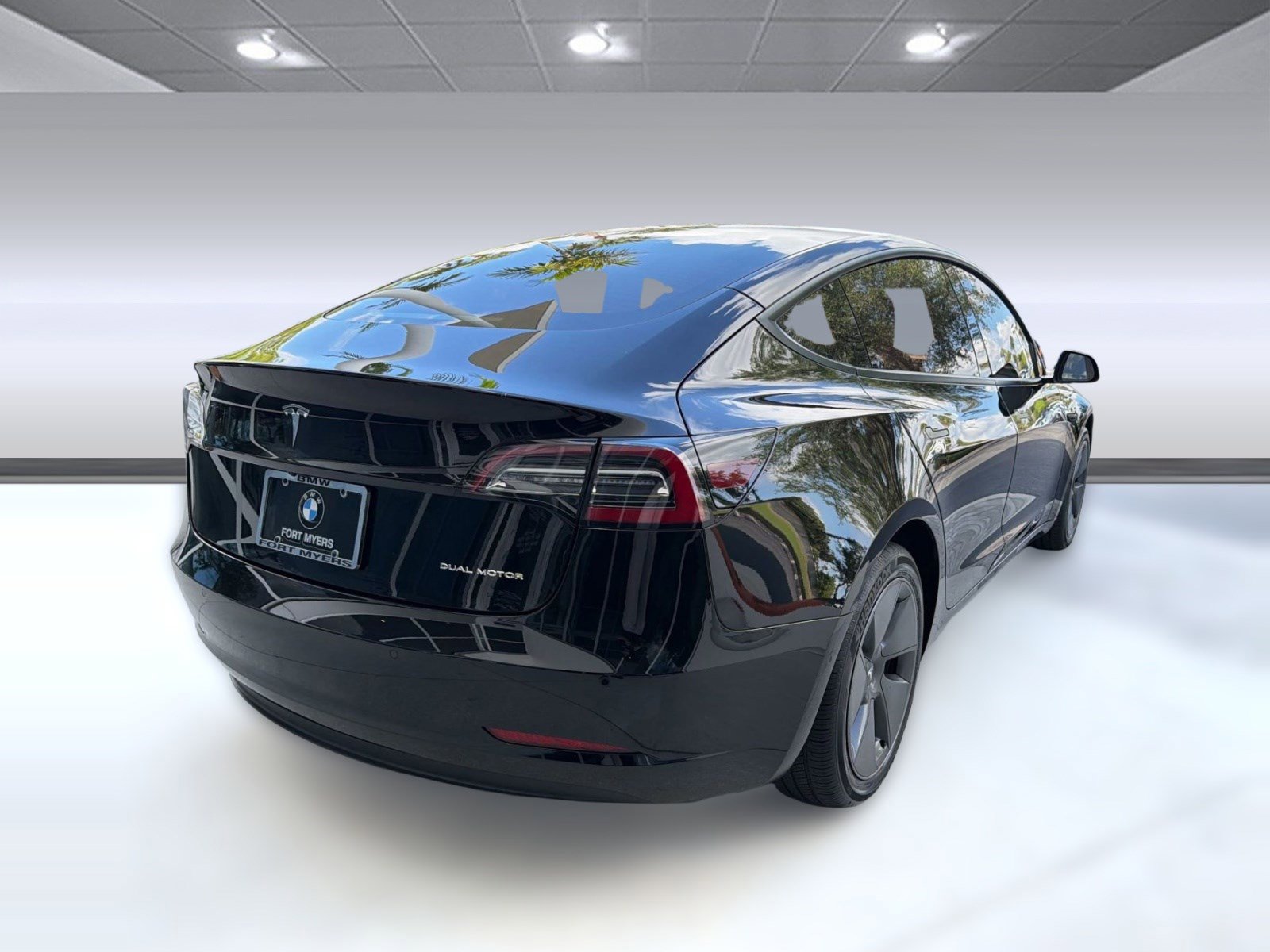 Used 2022 Tesla Model 3 Long Range AWD/4WD image 9