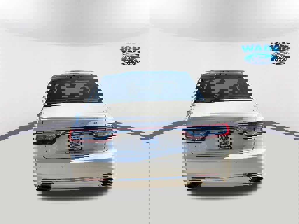 Used 2017 Lincoln Continental Reserve image 6