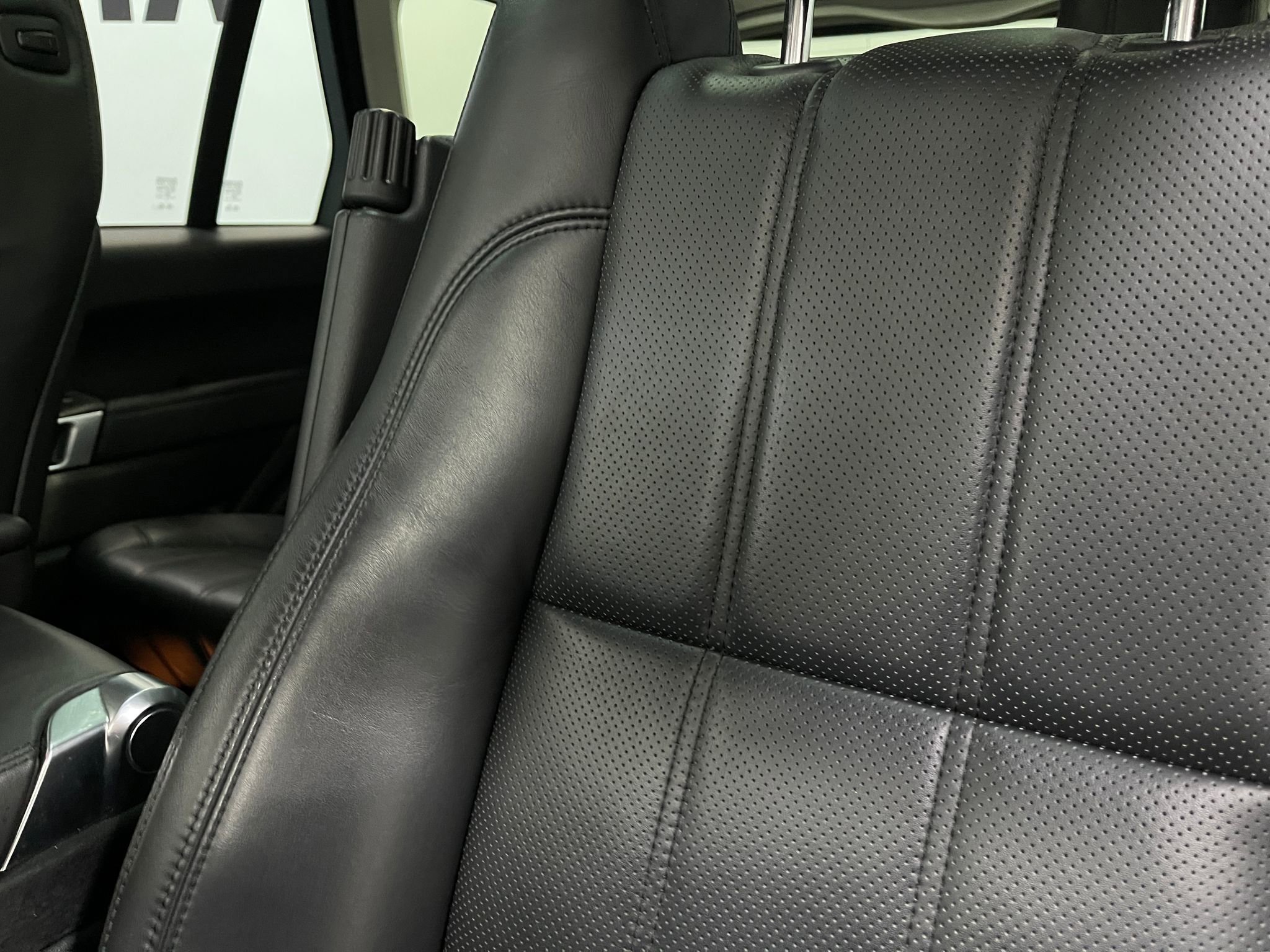 Used 2015 Land Rover Range Rover Supercharged AWD/4WD image 17
