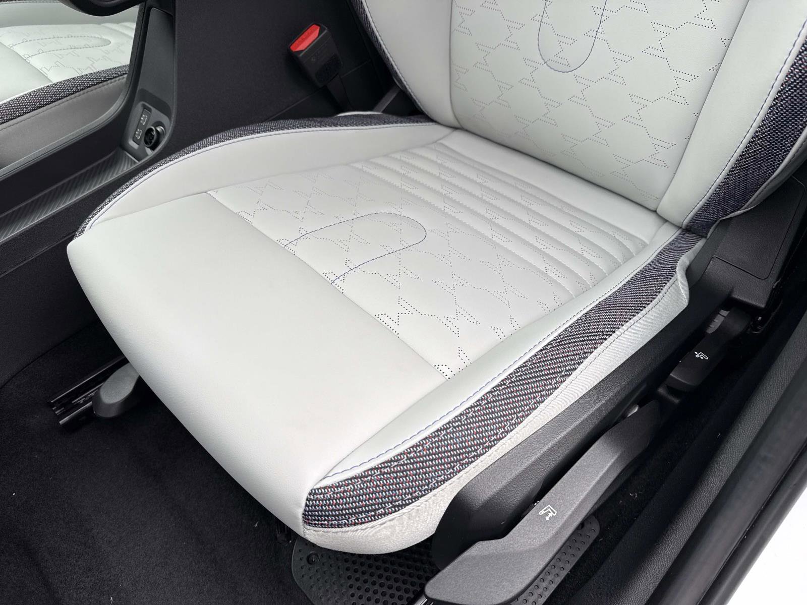 New 2026 MINI Cooper 4-Door Hardtop FWD image 22