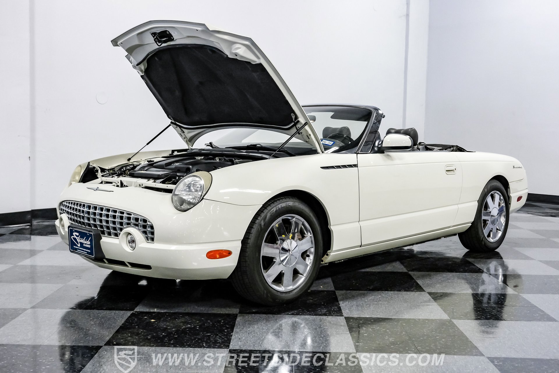 Used 2002 Ford Thunderbird image 40