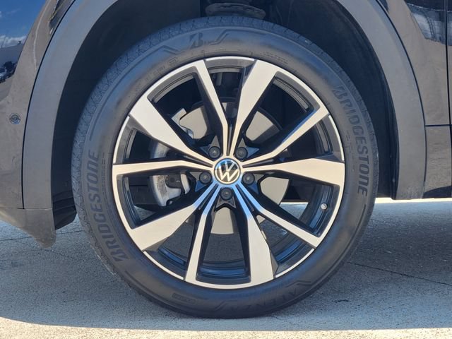 Used 2024 Volkswagen Atlas Cross Sport SEL Premium R-Line AWD/4WD image 10