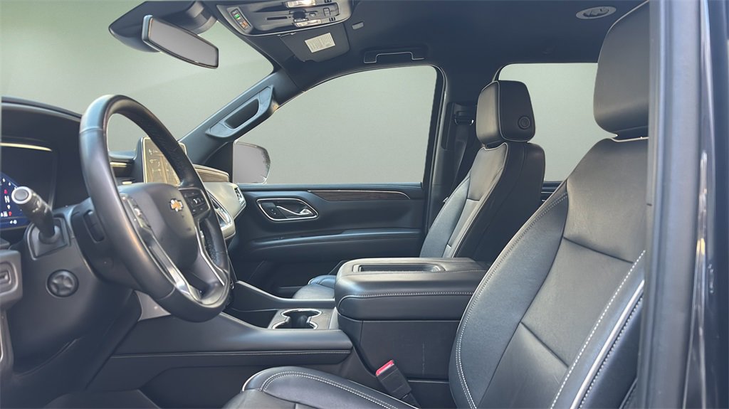 Used 2023 Chevrolet Suburban Premier image 13
