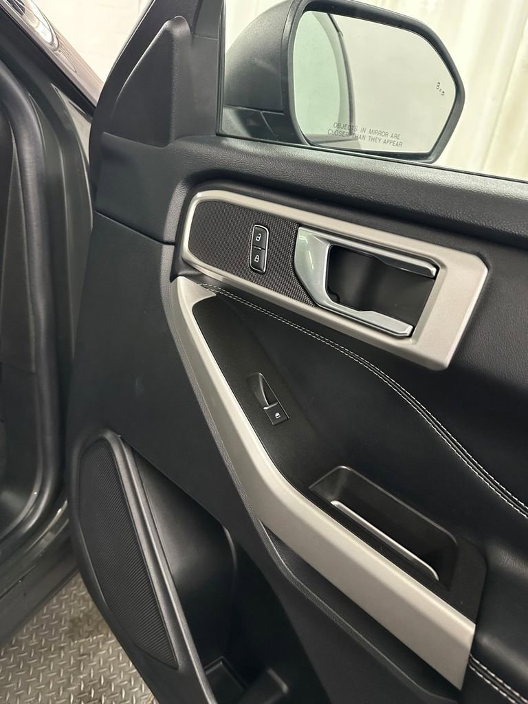 Used 2022 Ford Explorer XLT w/ Equipment Group 202A image 40