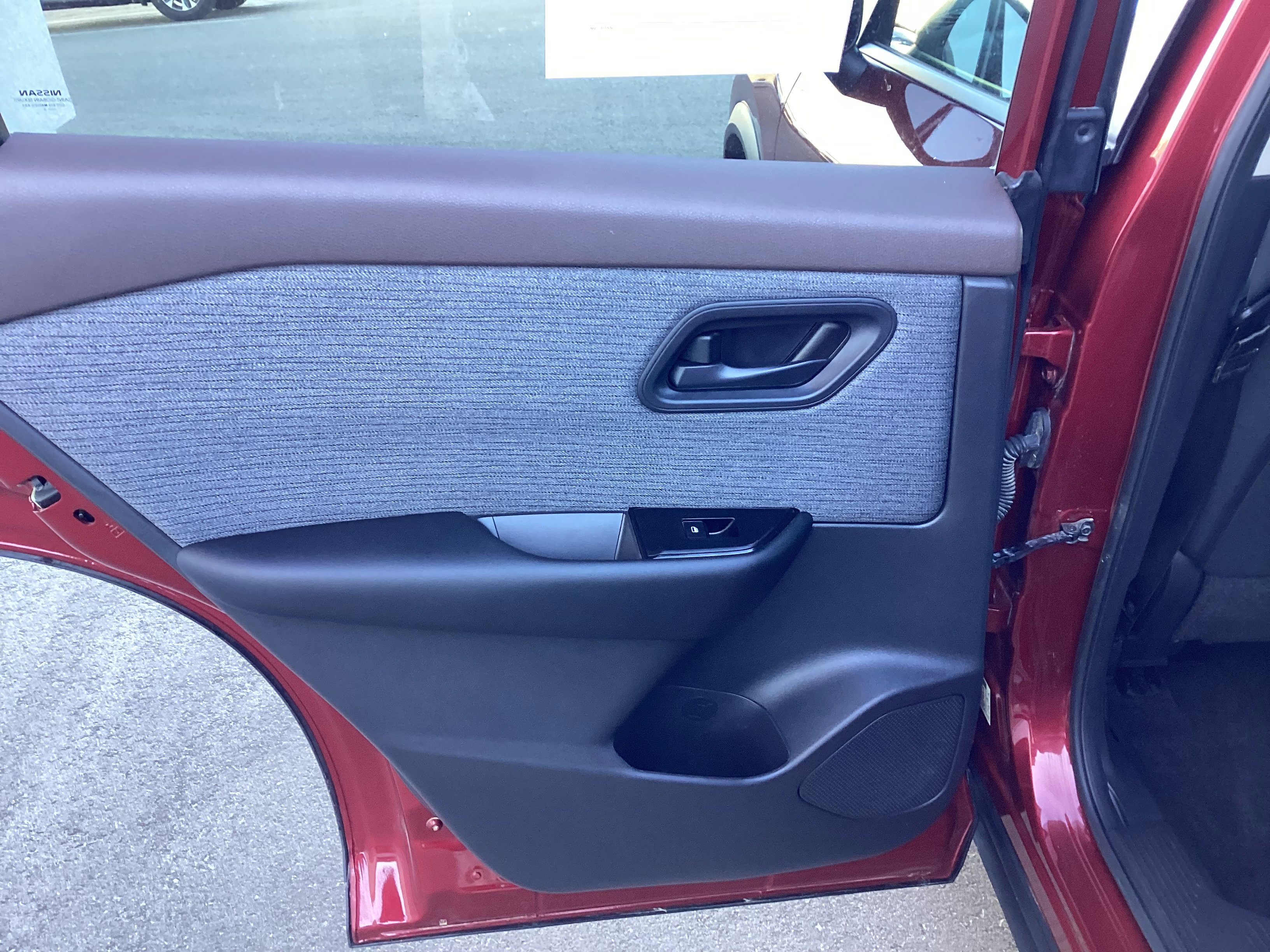 Used 2023 Nissan Rogue S image 20