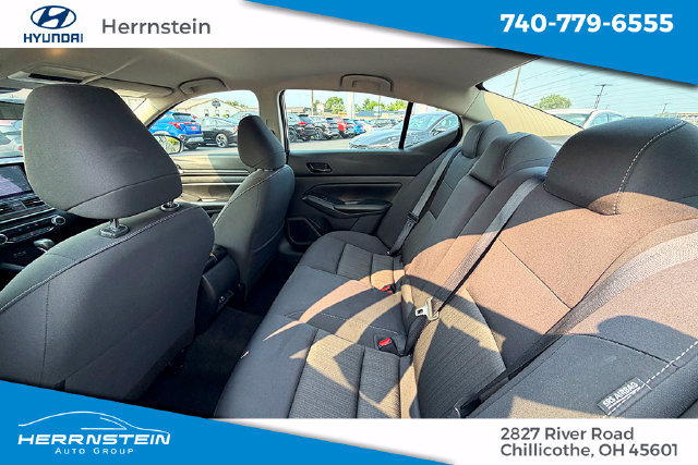 Used 2024 Nissan Altima 2.5 SV FWD image 6