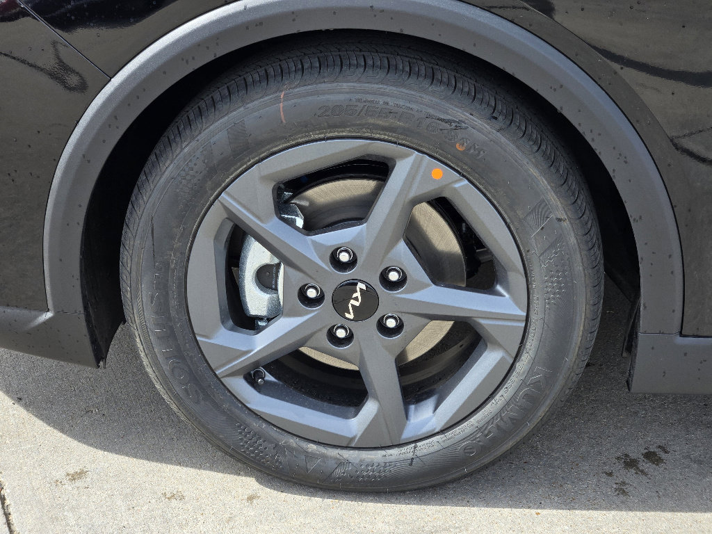 New 2026 Kia K4 LXS image 8