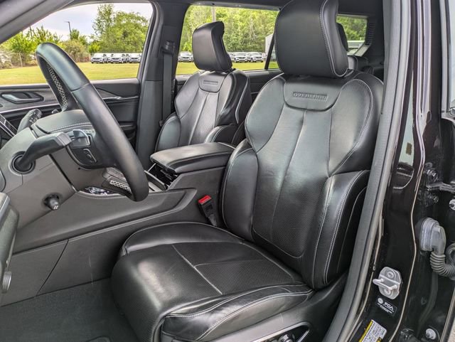Used 2022 Jeep Grand Cherokee L Overland w/ Luxury Tech Group IV AWD/4WD image 12