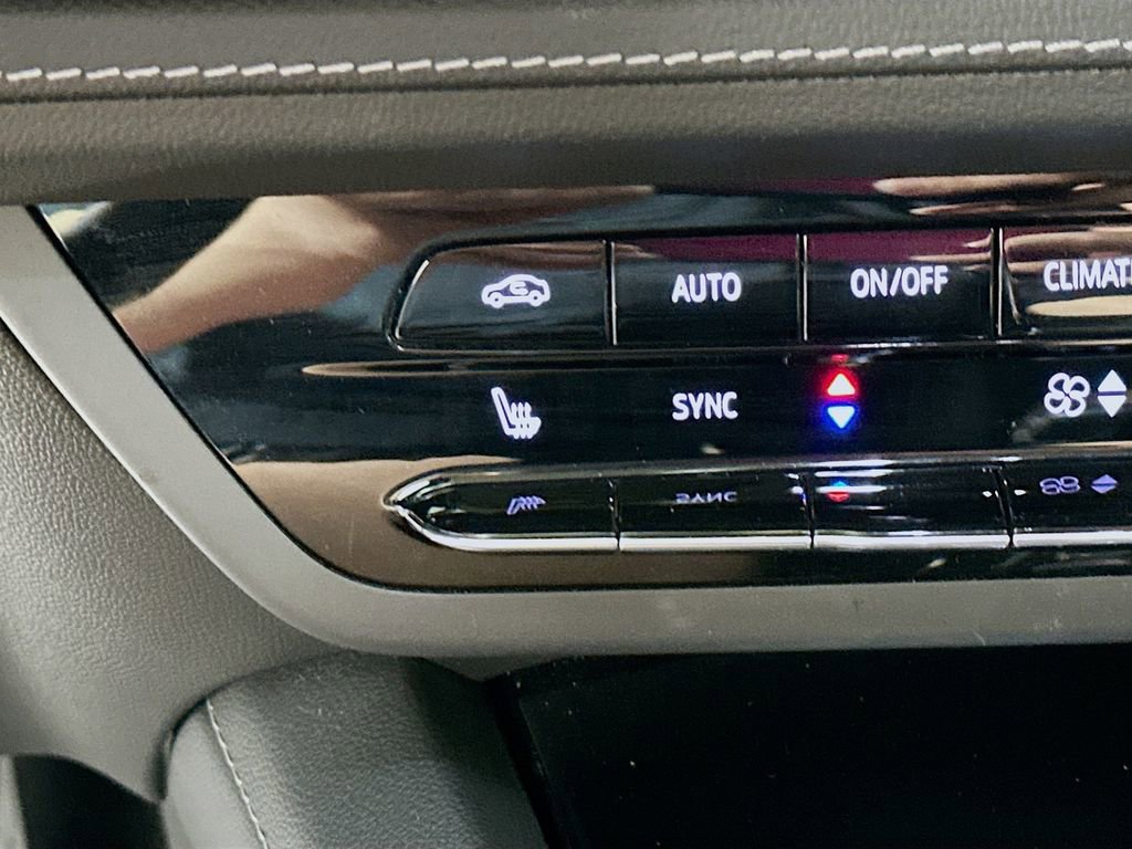 Used 2022 Buick Envision Preferred FWD image 27