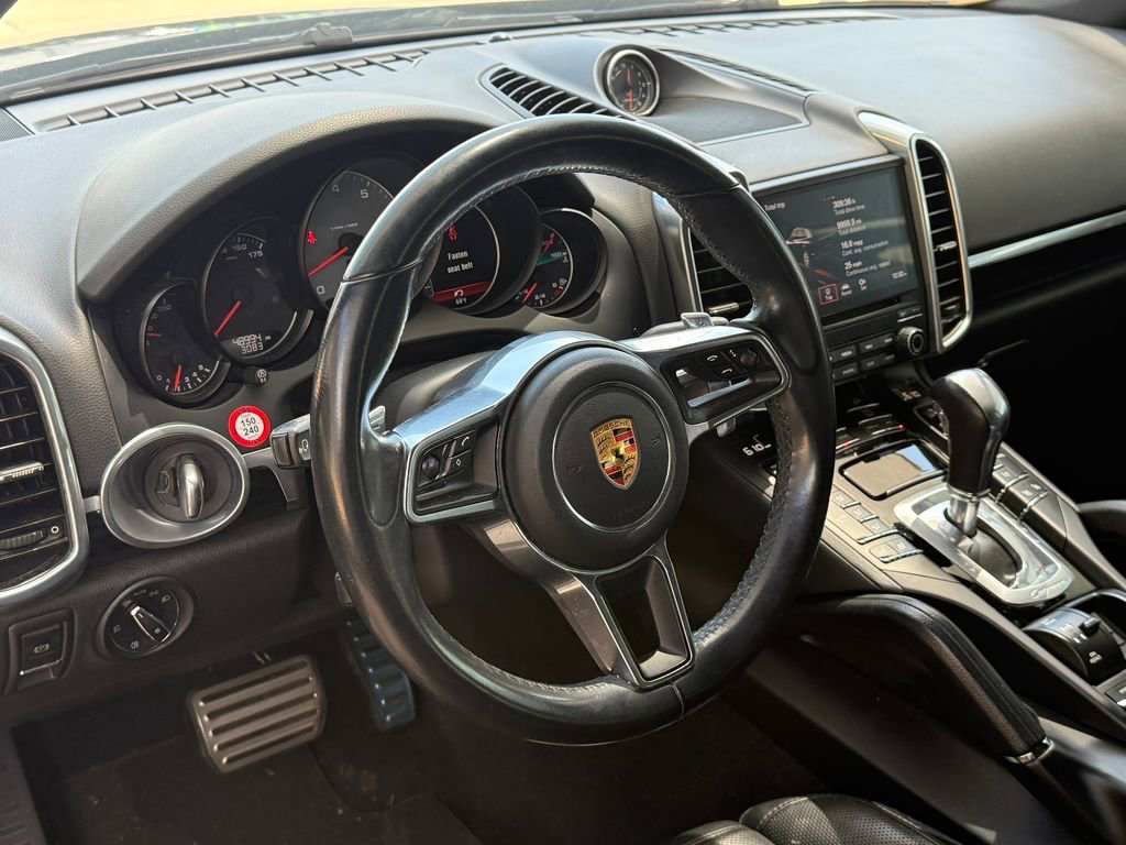 Used 2018 Porsche Cayenne S AWD/4WD image 9