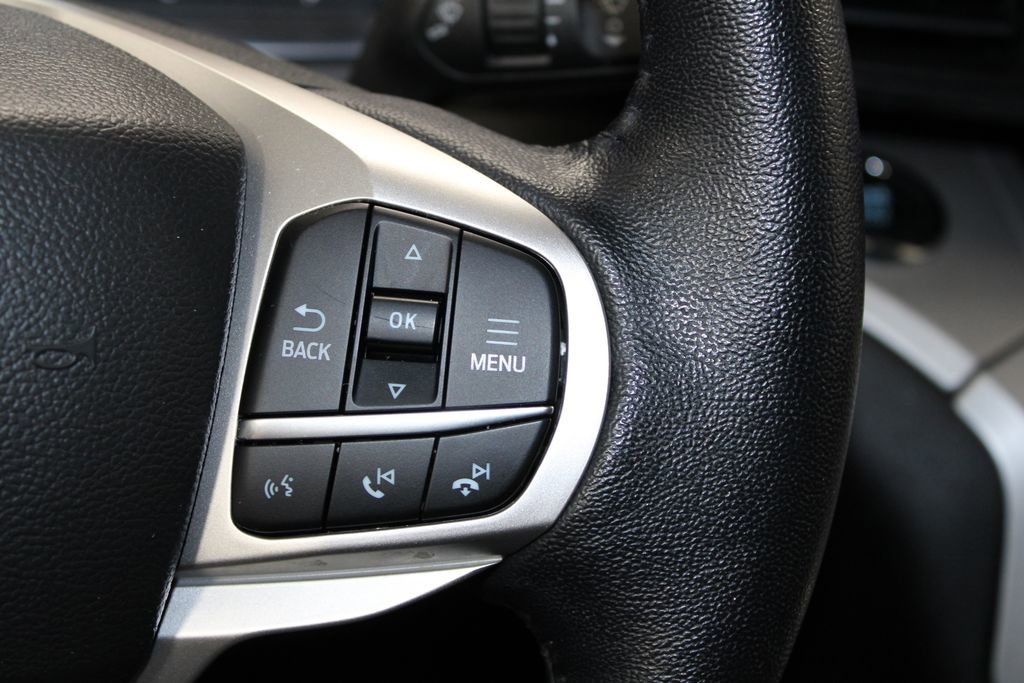 Used 2023 Ford Explorer XLT image 39