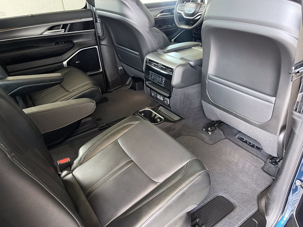 New 2026 Jeep Grand Wagoneer Limited AWD/4WD image 18